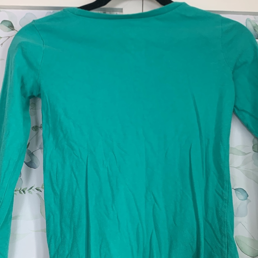 Old Navy Kids Teal Elephant Long Sleeve Tee. Like new - Picture 4 of 4